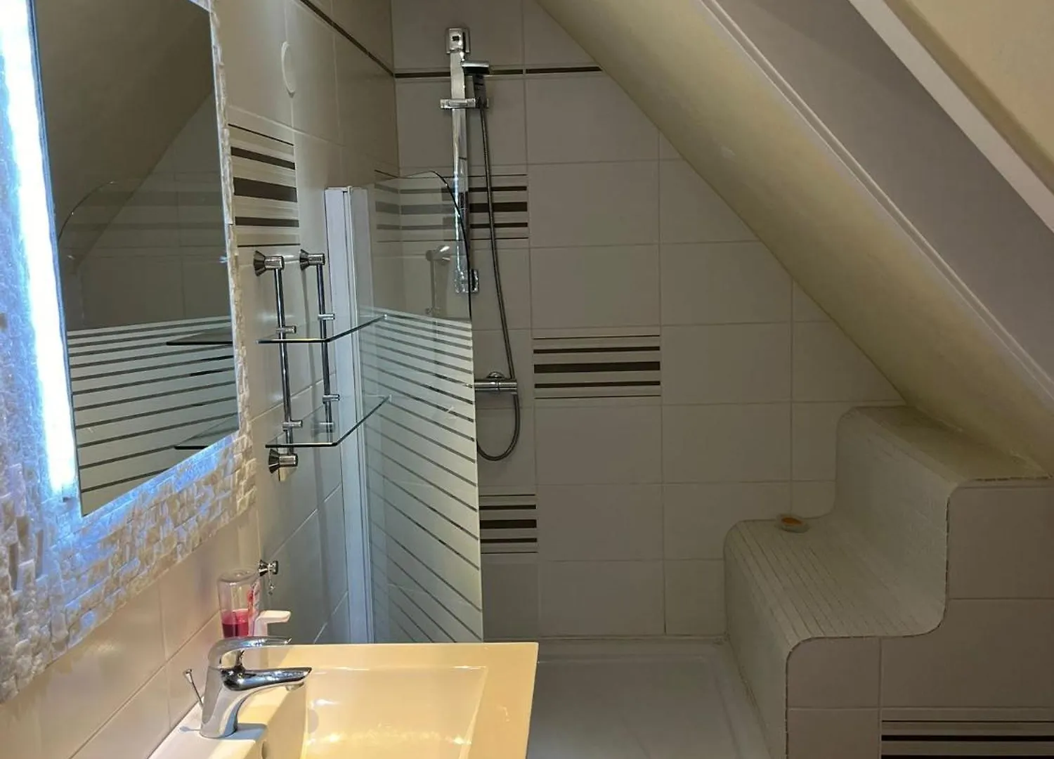 Apartment Fuer 5 Personen Mit Gartennutzung - Messezimmer Hannover 0*,